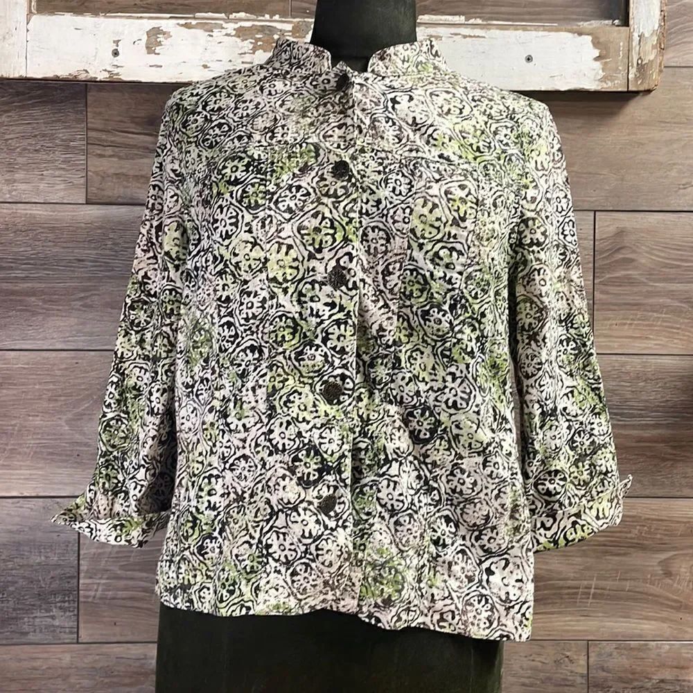 Christopher Banks Button Up Ladies Blouse Linen and Rayon Size M